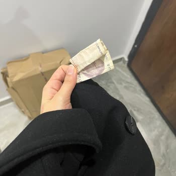 Zara İkinci El Ürün Mü Satıyor?