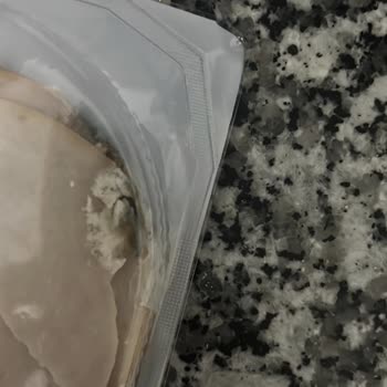 BİM'den Küflü Hindi Füme Hayal Kırıklığı