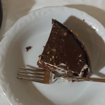 A101 Özsüt Krokanlı Pasta Tabi Pasta Denirse