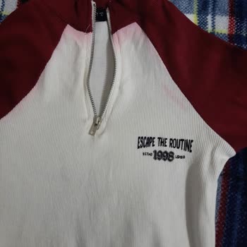 DeFacto'nun Boyası Akan Ürünün Kalitesizliği