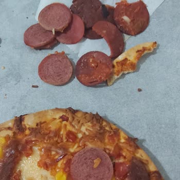 Ülker Superfresh Pizza Bozuk Kalitesiz Et Ürünleri Kullanıyor