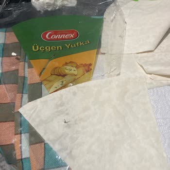 BİM Başak Gıda Üçgen Yufka Bilinmeyen Madde