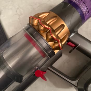 Dyson V15 Sat Arkasında Durma!