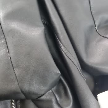 Stradivarius Deri Ceket De Kol Soyulması