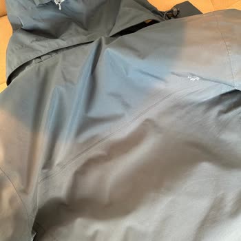 Karspor Renk Solmasıyla Kullanılamaz Mont!