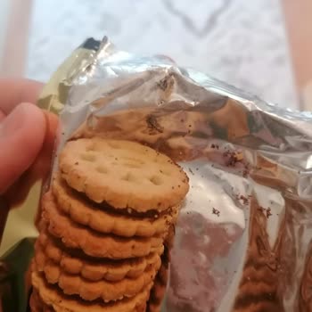 Ülker/Probis Bisküviden Sinek Ölüsü Ve Örümcek Ağı Çıkması