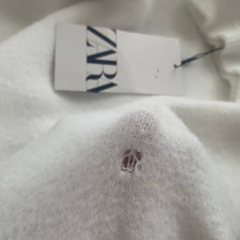 Zara Defolu Yırtık Ürün