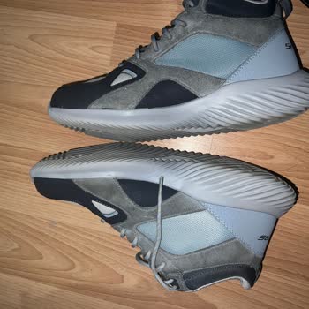 2 Ay İçinde Yandan Yırtılan Skechers Marka Ayakkabı