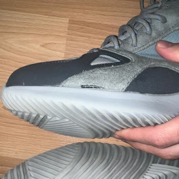 2 Ay İçinde Yandan Yırtılan Skechers Marka Ayakkabı