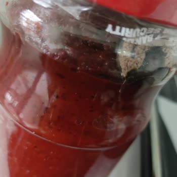 Yurdum Konserve Yurdum Biber Salçası Kapalı Paket Küflü