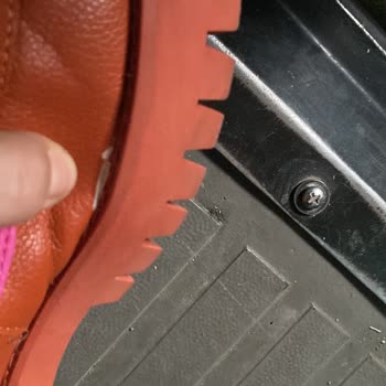 Twist Satın Alınan Ayakkabının Kısa Sürede Yırtılması Üzerine Mağduriyet