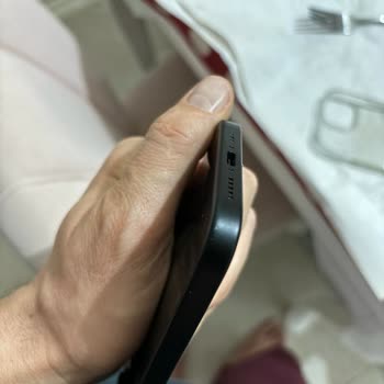 Bast Kılıf Düşme Sonucu Kırılarak Telefonuma Zarar Verdi
