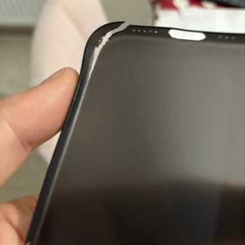 Bast Kılıf Düşme Sonucu Kırılarak Telefonuma Zarar Verdi