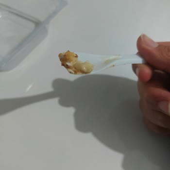 BİM Kazandibinde İzmarit Cıktı