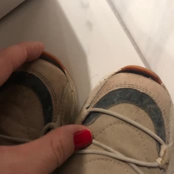 FLO Ayakkabı Vicco Marka Çocuk Botu 2 Ay Bile Giyemeden Paramparça Oldu!