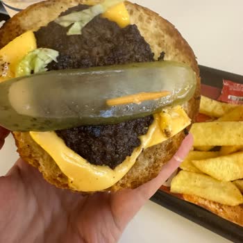 Dinameat Burger Dinameat Skandal Köfte Boyutu