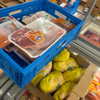 Çorlu Orion Migros Dışarıda Bekletilen Tavuklar