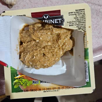 A101'de Ne Olduğu Belirsiz Hamburger Eti Satılıyor