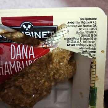 A101'de Ne Olduğu Belirsiz Hamburger Eti Satılıyor