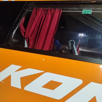 Kontur Kırık Pencere İle Seyahat (! )