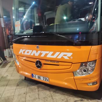 Kontur Kırık Pencere İle Seyahat (! )