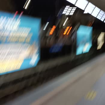 İzban Geç Gelmesi Nedeniyle Metroyu Kaçırdım.