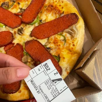Domino's Pizza Domino'sun Çubuk Şubesinin Hijyensizliği İştah Kapatıyor.