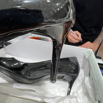 Hotiç Topuklu Ayakkabılarının Dayanıksızlığı