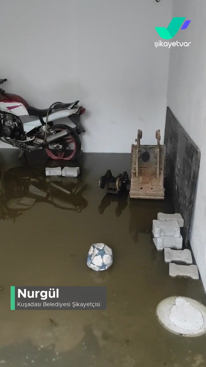 Kuşadası Belediyesi Kanalizasyon Bastı Apartman Otoparkına videonun kapak resmi