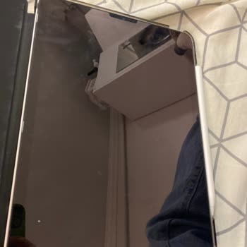 Gürgençler Yeni İpad Air 5'te Oluşan İç Ekran Hasarı Ve Yetkili Servis Tepkisi