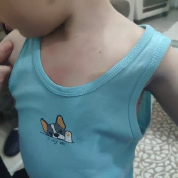 GAP Sweatshirt Çocuğumuzun Vücudunu Boyadı