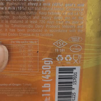 Kötü Kokulu Ve Tatlı Tahsildaroğlu Peynir