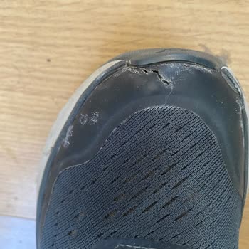 Skechers Üretim Hatası Ayakkabı