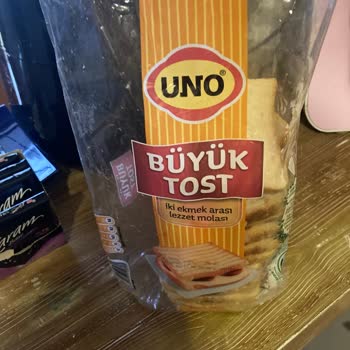 UNO Büyük Tost Ekmekleri Küçük Tost Ekmeği Boyutunda.