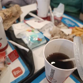 Usta Dönerci Kola Su Gibi