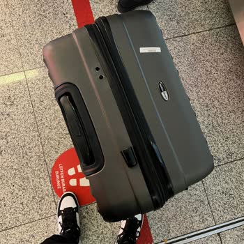 Pegasus Havayolları Müşteri Valizlerini Resmen Parçalıyor