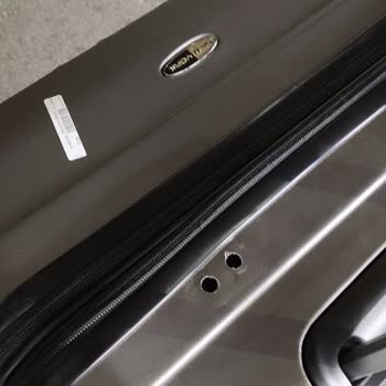 Pegasus Havayolları Müşteri Valizlerini Resmen Parçalıyor