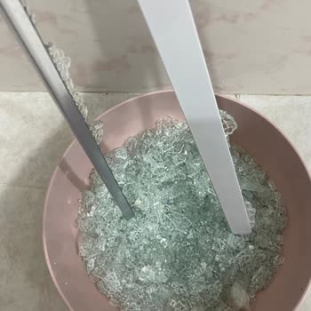 Arçelik Buzdolabının Cam Rafı Elimde Patladı