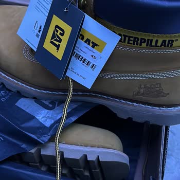 212 AVM Cat Bot Su Aldı