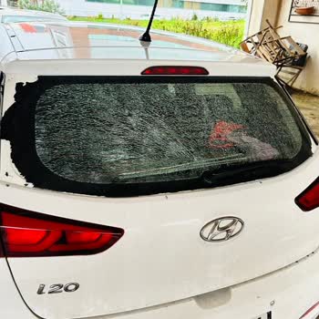 Hyundai İ20 Kronik Arka Cam Patlaması