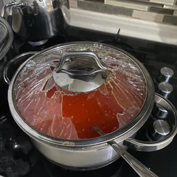 Emsan Tencere Setinin Kapağı Patladı