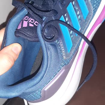 Adidas Mağduriyeti Ürünlerinin Hatasını Alıcıya Malediyorlar