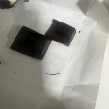 Ülker Bitter Çikolatadan Plastik Parçası Çıktı