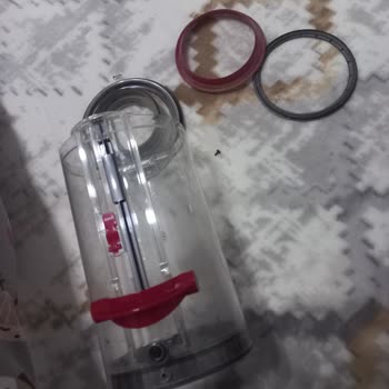 Dyson V11 Süpürge Kırmızı Conta Sürekli Yerinden Çıkıyor