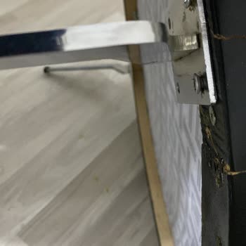 Evse Mağazaları Profesyonel Olmayan Bir Yaklaşım Sergileyerek Eşyalarıma Zarar Verdiler