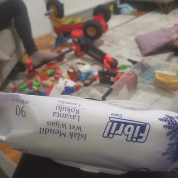 Fibril Islak Mendil Pişik Yaptı