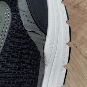 Skechers Ve Samuray Sport Arızalı Ürün İçin Çok Uğraştırdılar