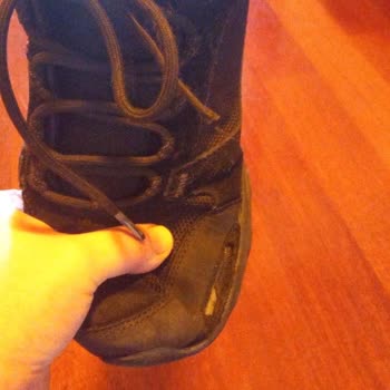 Trendyol Sketchers'tan Alınan Ayakkabının 2 Ayda Yandan Açılması