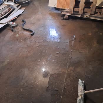 Kırklareli Belediyesi Kanalizasyon Tankını Bodrum Su Doluyor