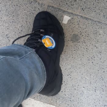 Columbia. Marka Bot Çok Kotu Kullanım İyi Değil